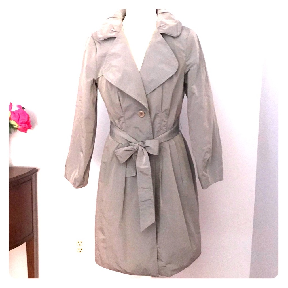Banana Republic women’s trench coat